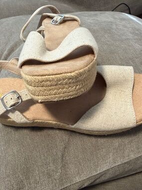 Old navy size 9 wedges